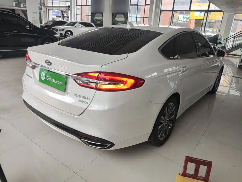 Ford Mondeo — миниатюра 7