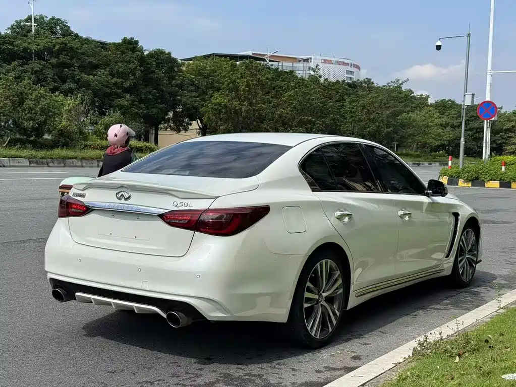 Infiniti Q50L — миниатюра 7