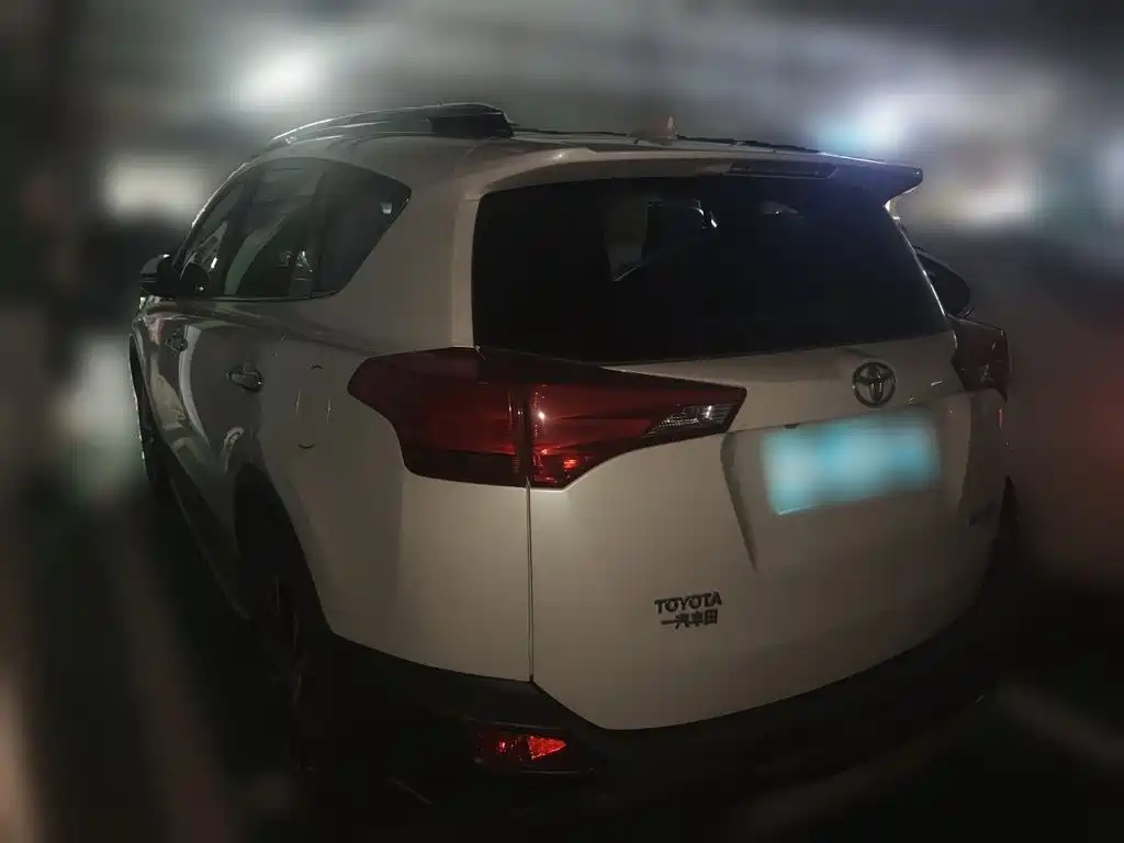 Toyota RAV4 — миниатюра 25