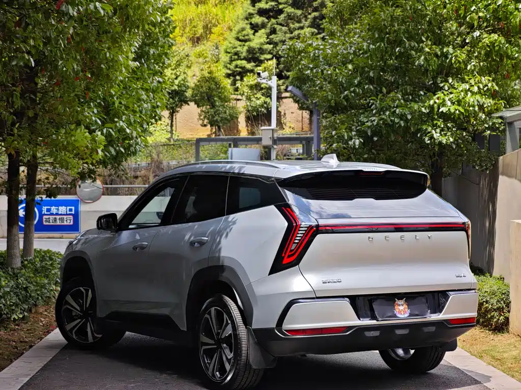 Geely Boyue L — миниатюра 6