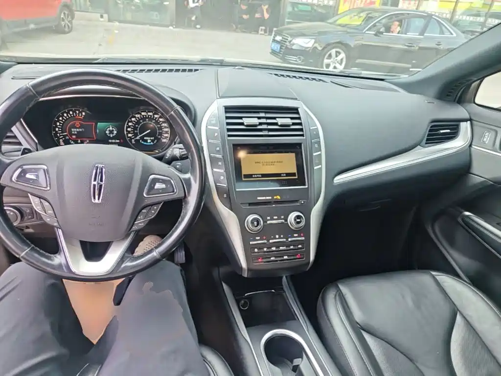Lincoln MKC — миниатюра 6