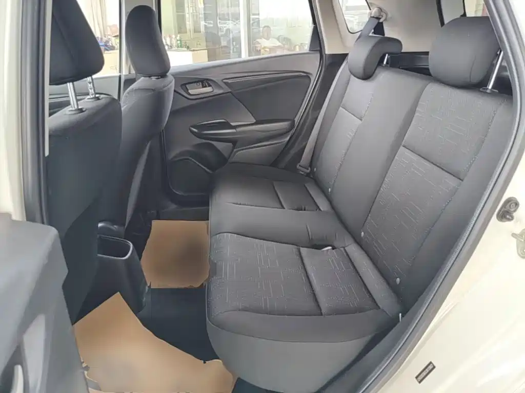 Honda Fit — миниатюра 17