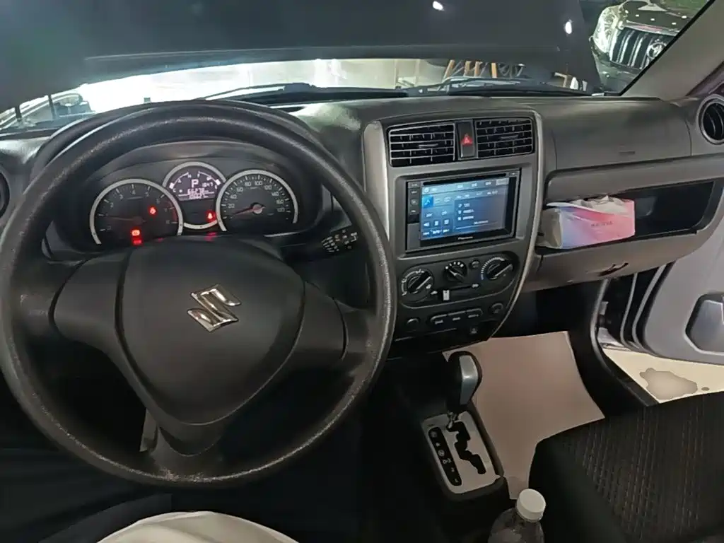 Suzuki Jimny — миниатюра 10