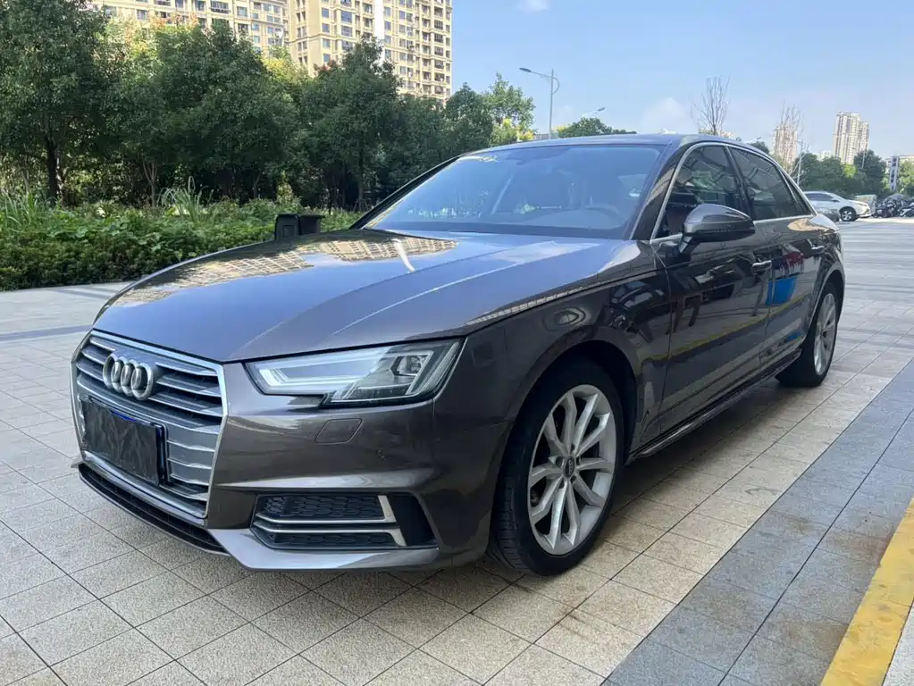 Audi A4L 2018
