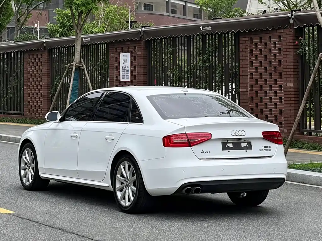 Audi A4L 2015 35 TFSI AT