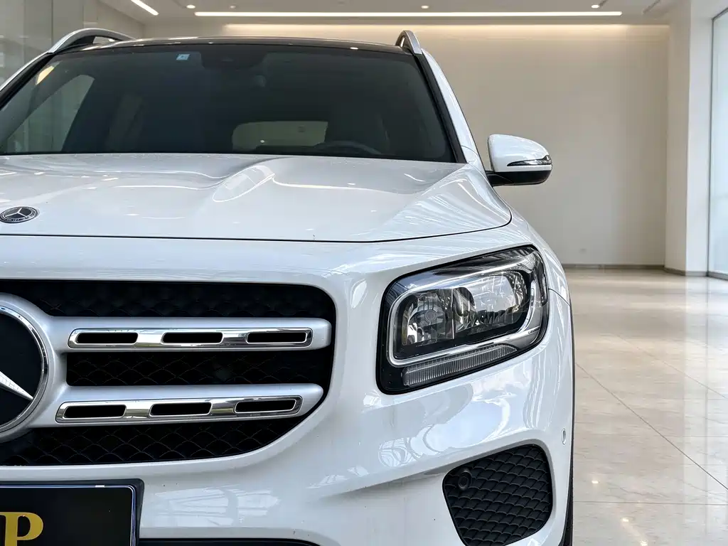 Mercedes-Benz GLB — миниатюра 21