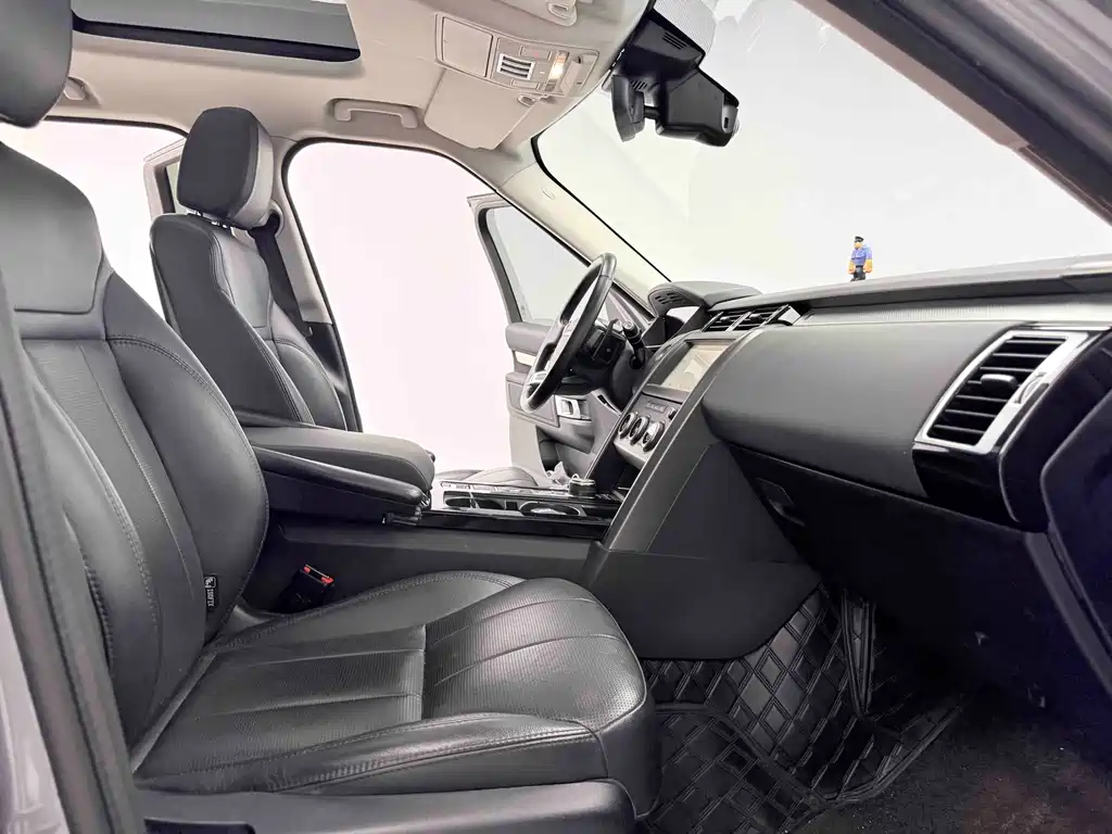Land Rover Discovery 2020 2.0T 30