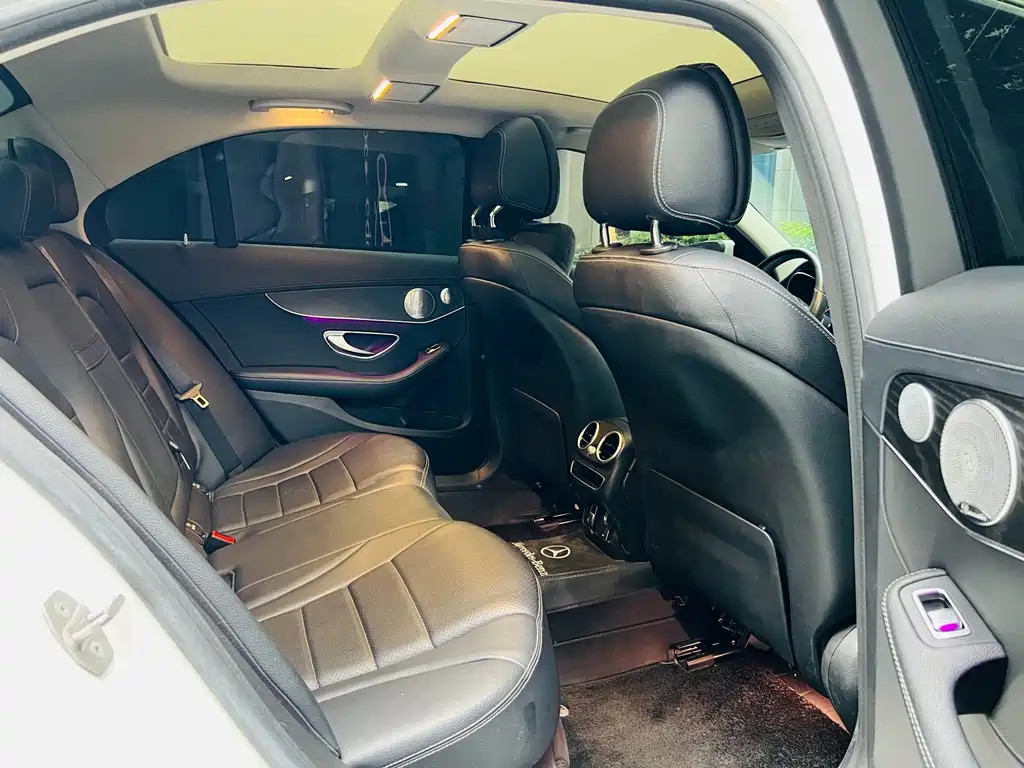 Mercedes-Benz C-Class — миниатюра 11