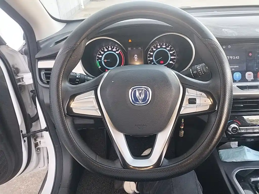 Changan Eado New Energy — миниатюра 11