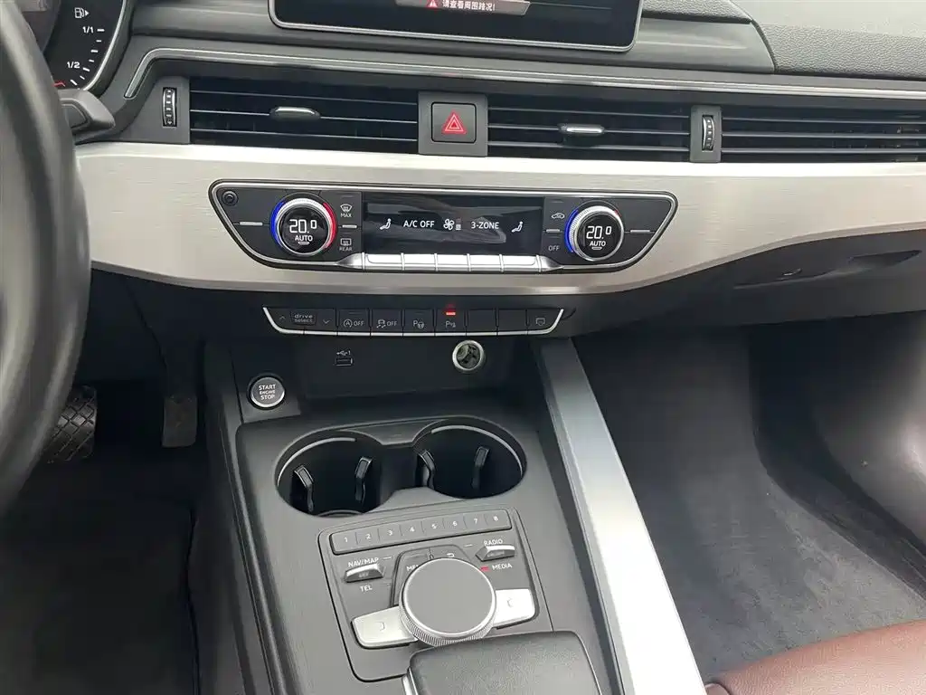 Audi A4L 2019 40 TFSI Fashion V