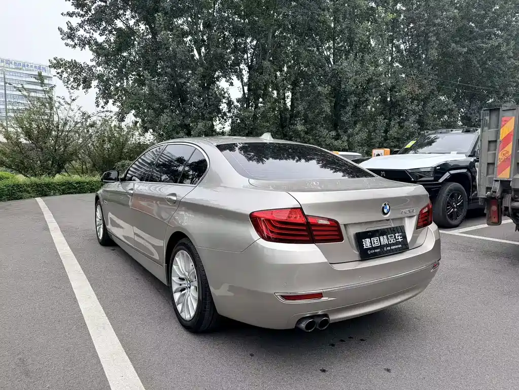 BMW 5 Series — миниатюра 15