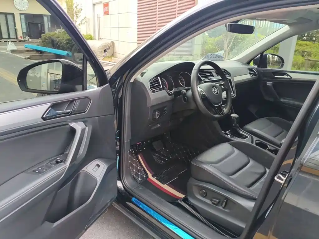 Volkswagen Tiguan L — миниатюра 16
