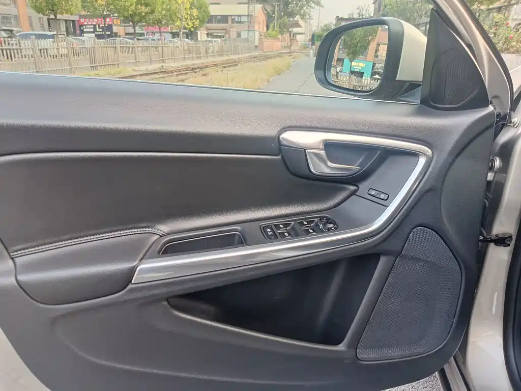 Volvo V60 — миниатюра 15