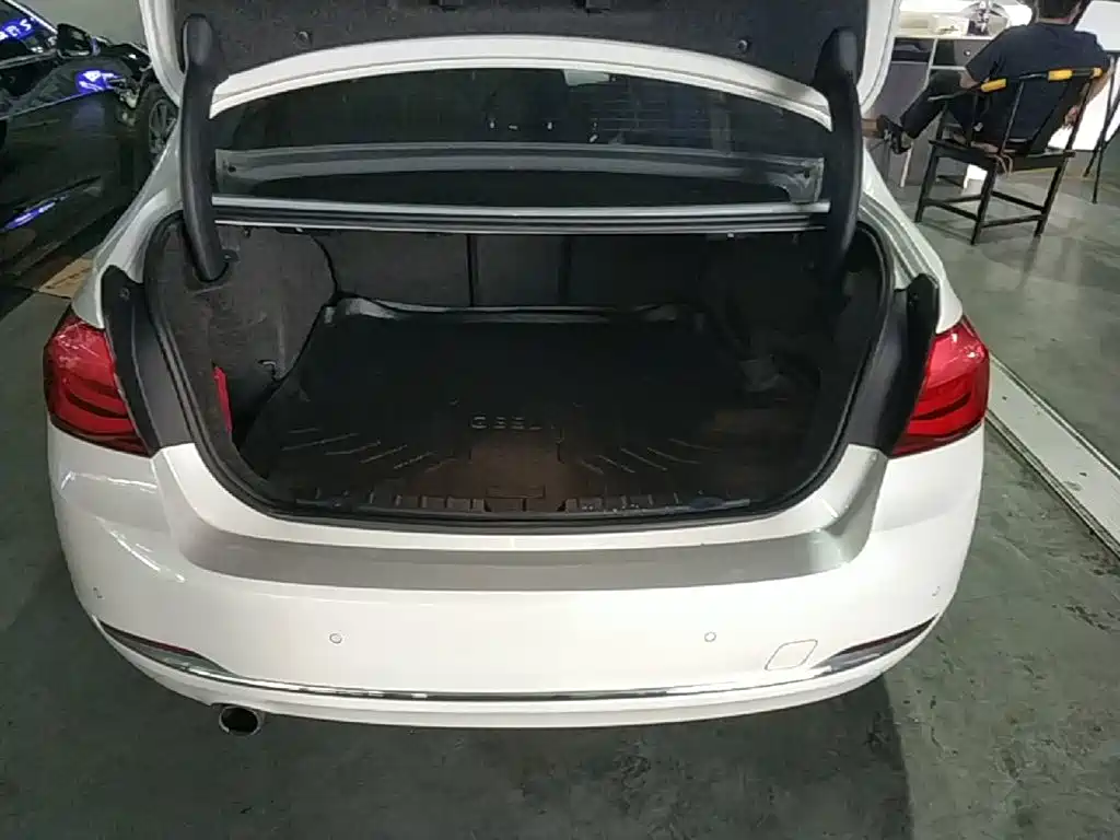 BMW 3 Series — миниатюра 19