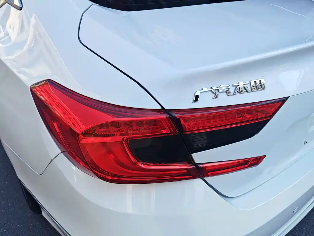 Honda Accord — миниатюра 14