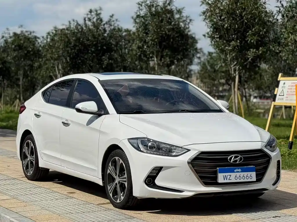 Hyundai Elantra — миниатюра 3