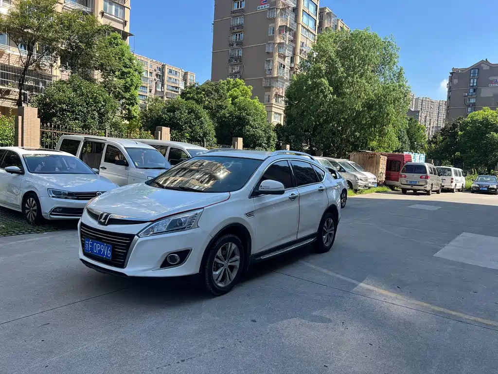Luxgen U6