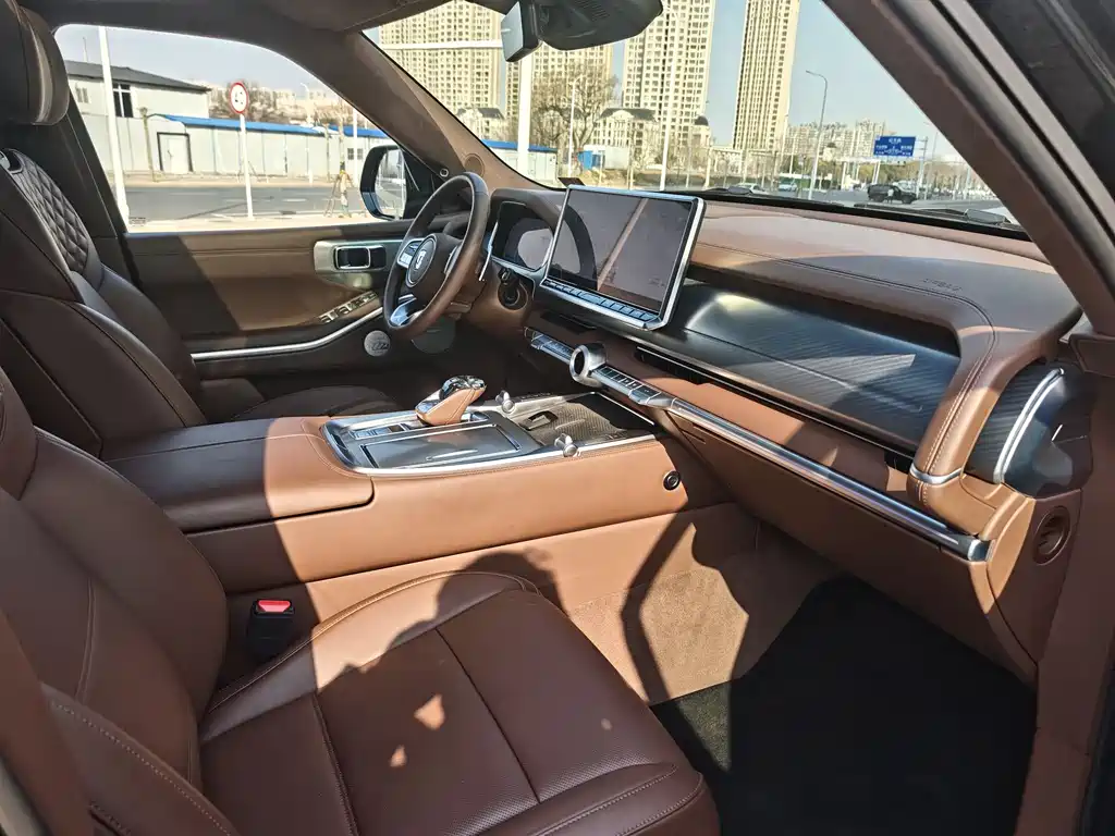 TANK TANK 700 NEW ENERGY