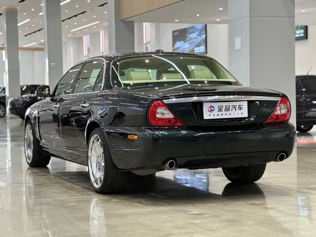 Jaguar XJ — миниатюра 6