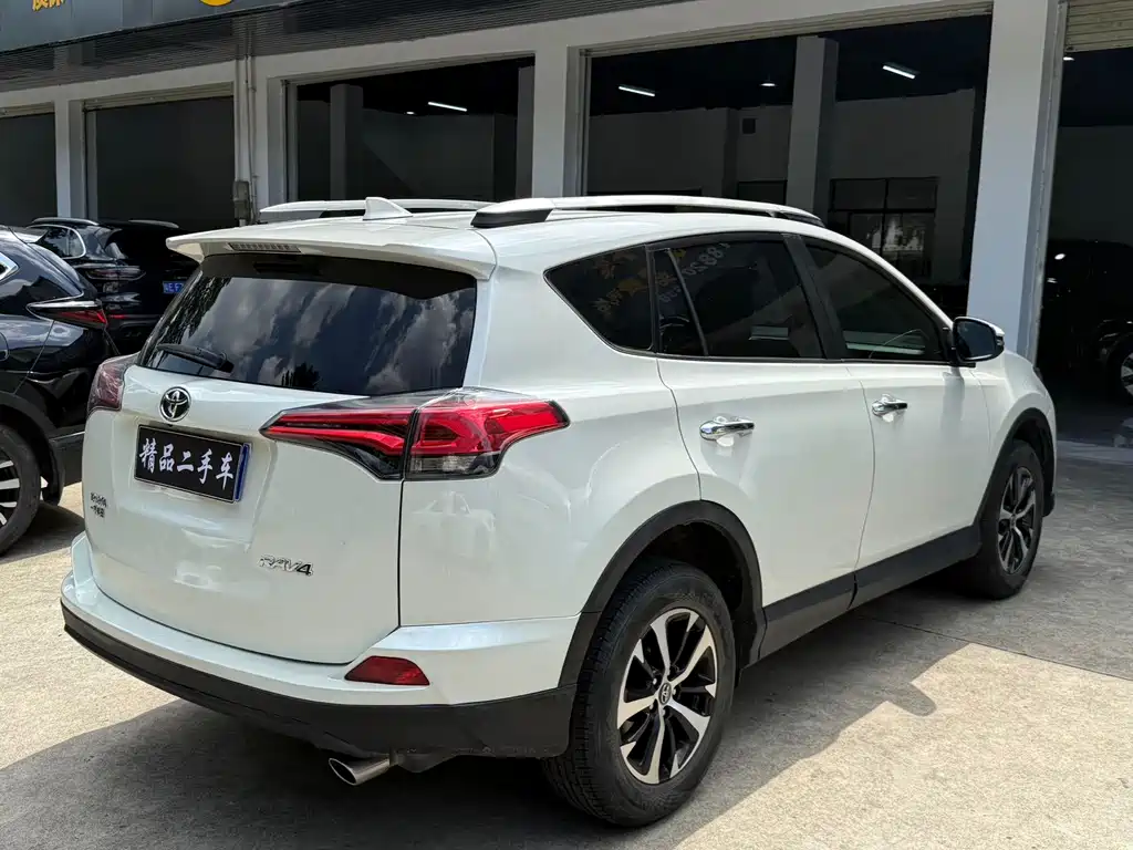 Toyota RAV4 — миниатюра 15