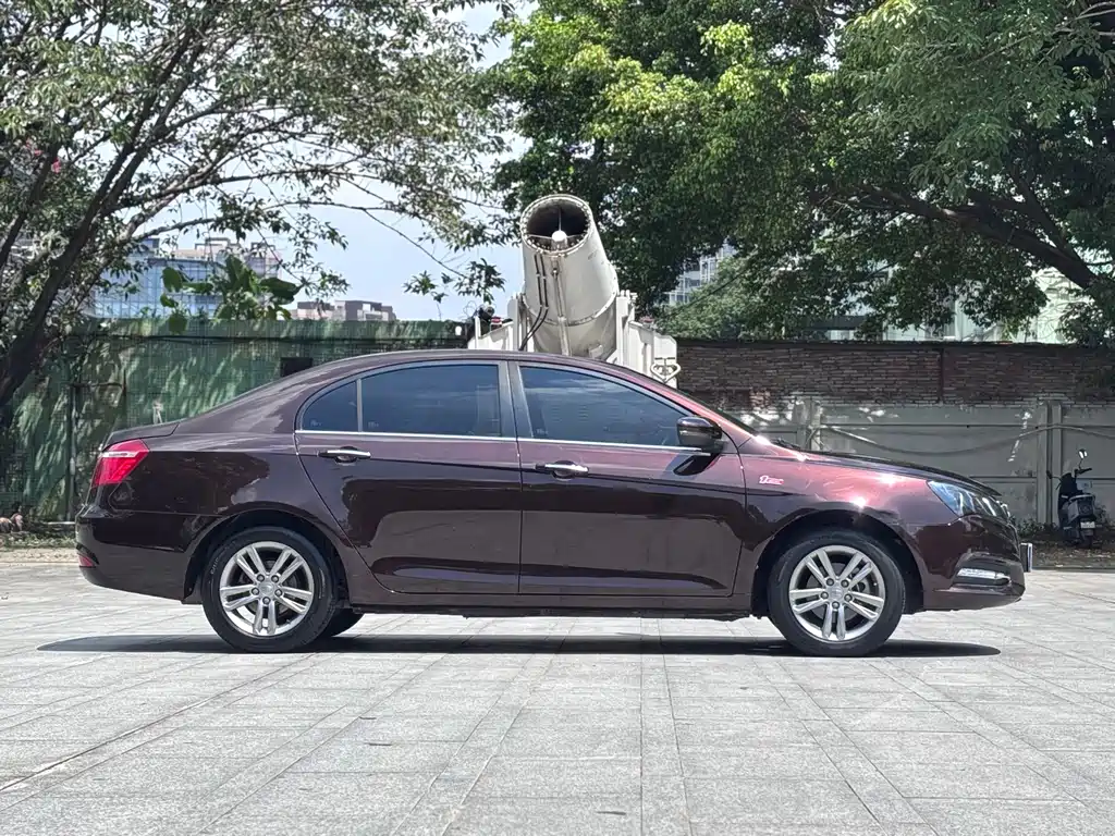 Geely Emgrand — миниатюра 4