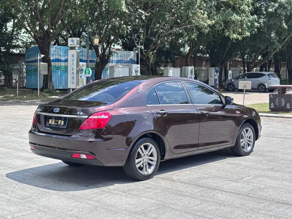 Geely Emgrand — миниатюра 6
