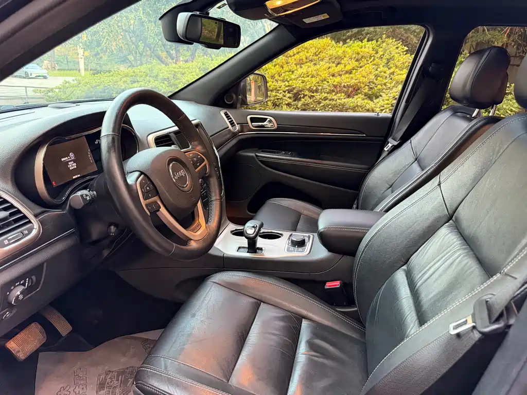 Jeep Grand Cherokee (Import) — миниатюра 11