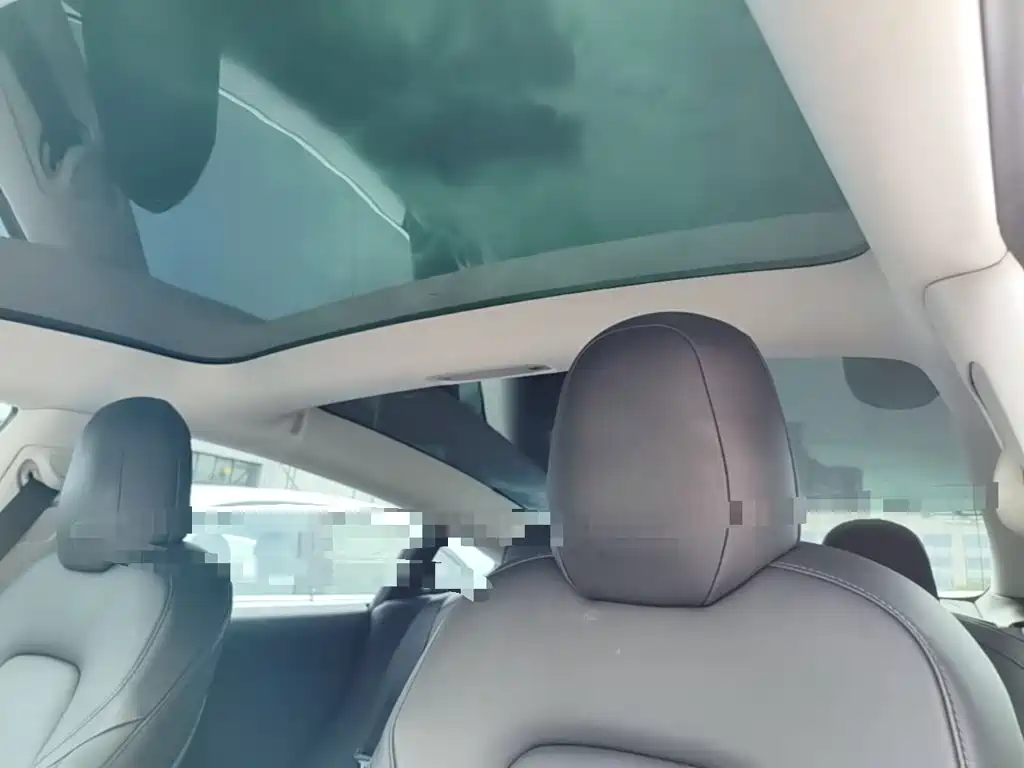 Tesla Model 3 — миниатюра 18
