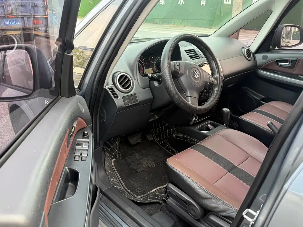 Suzuki SX4 — миниатюра 5