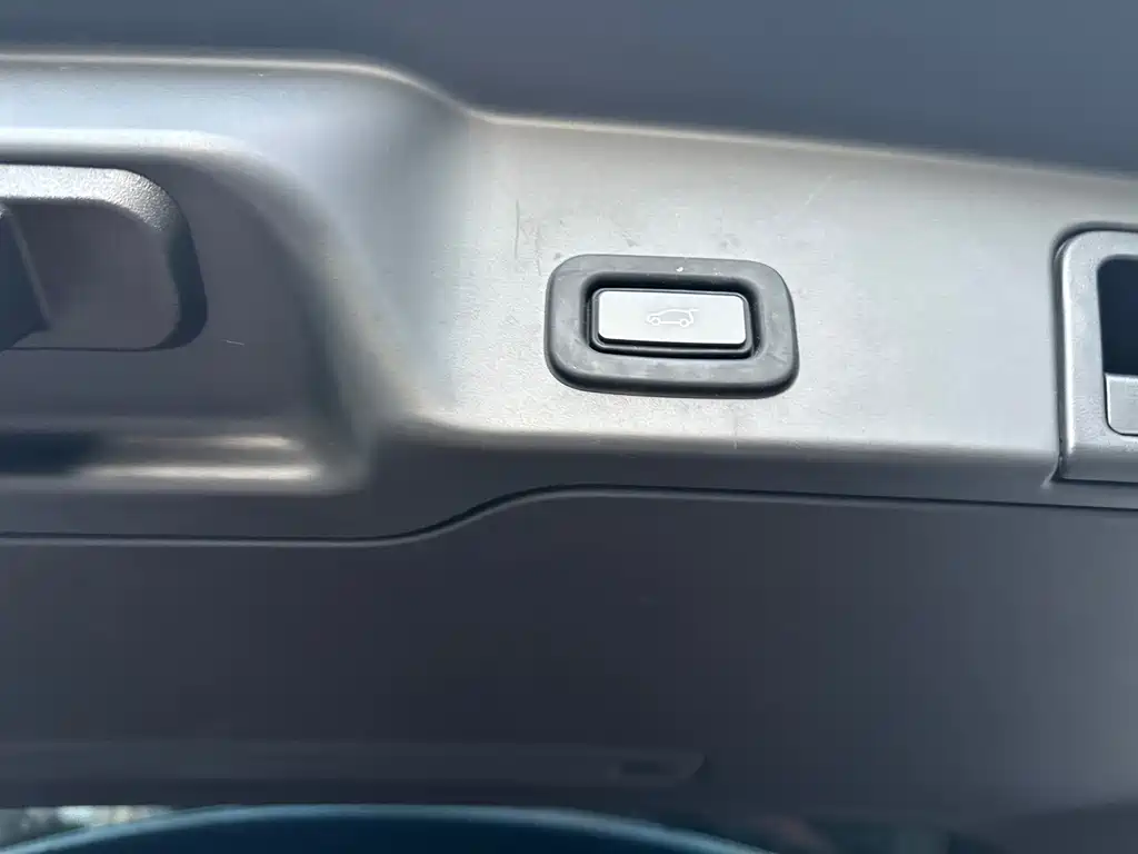 Land Rover Evoque — миниатюра 13