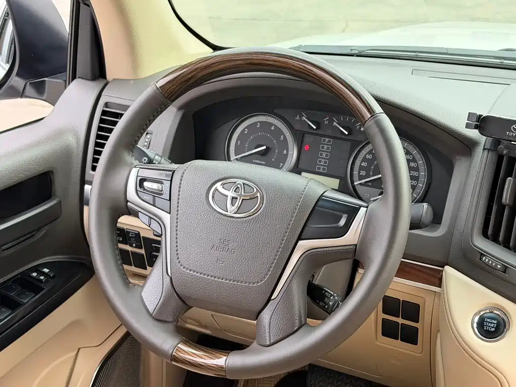 Toyota Land Cruiser 2019 4.0L AT