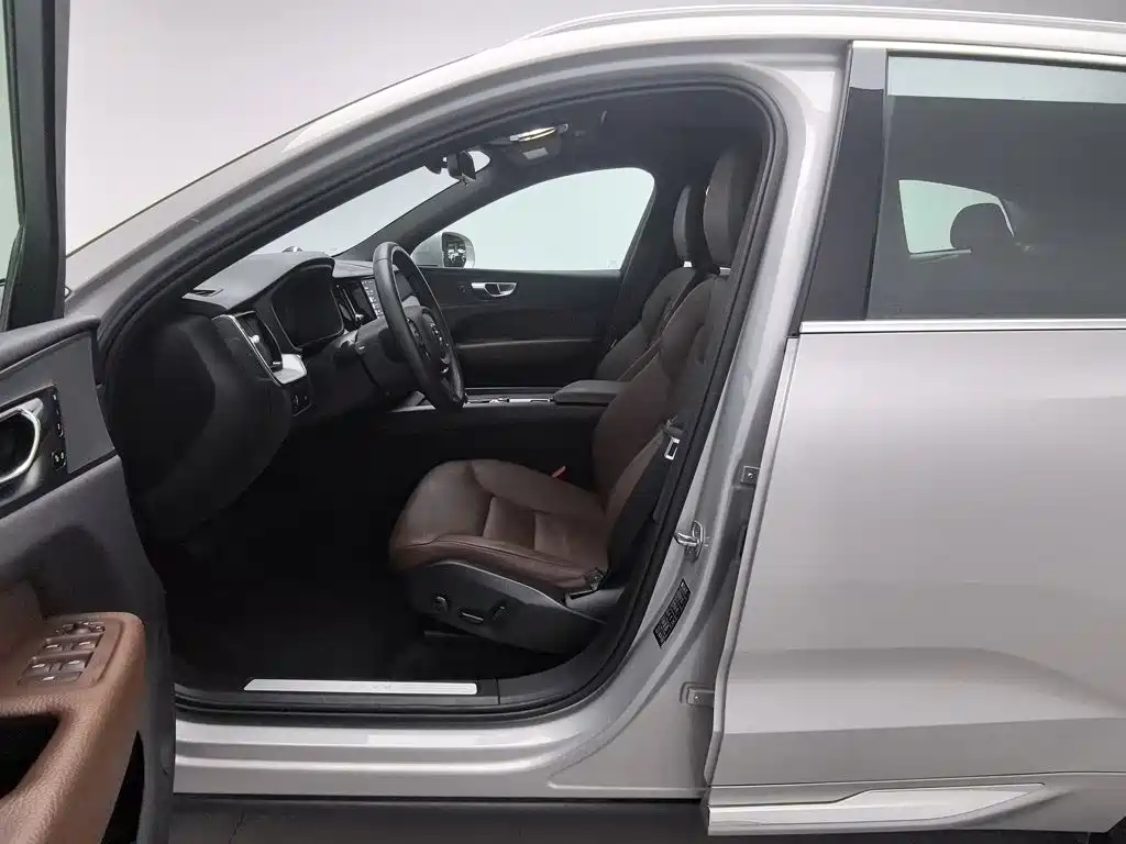 Volvo XC60 — миниатюра 10
