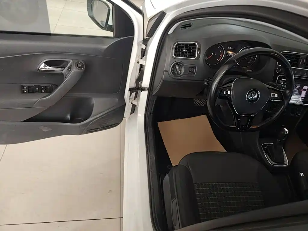 Volkswagen Polo — миниатюра 16