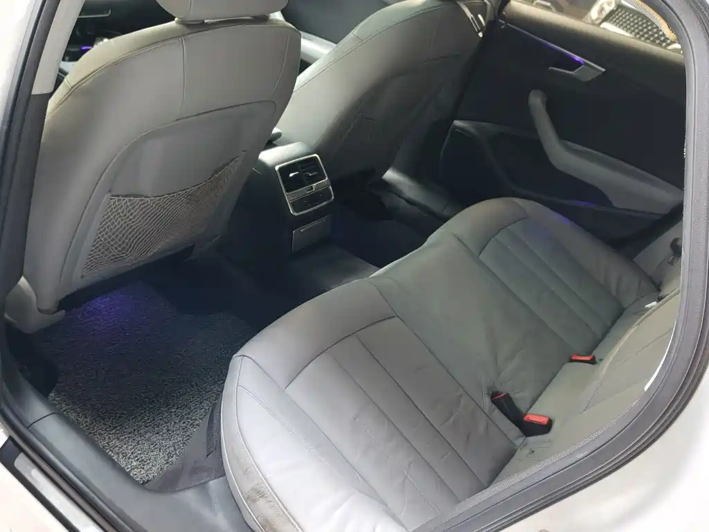 Audi A4L — миниатюра 14