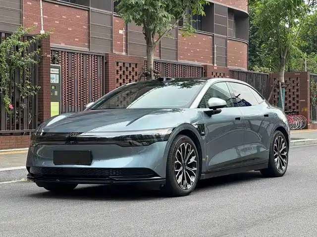 2024 Zeekr 007