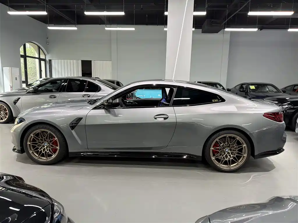 BMW M4 2022 M4