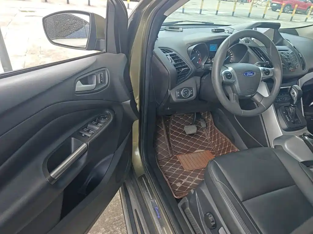 Ford Kuga — миниатюра 16