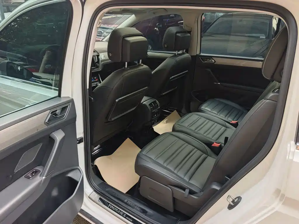 Volkswagen Touran — миниатюра 6