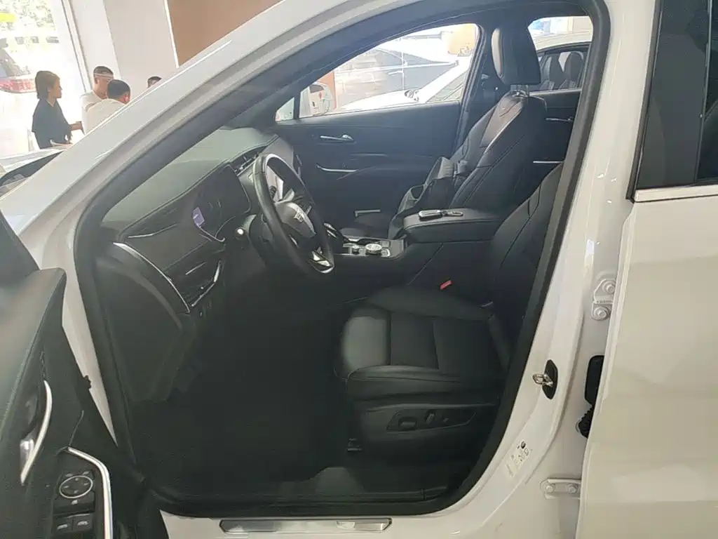 Cadillac XT4 — миниатюра 15