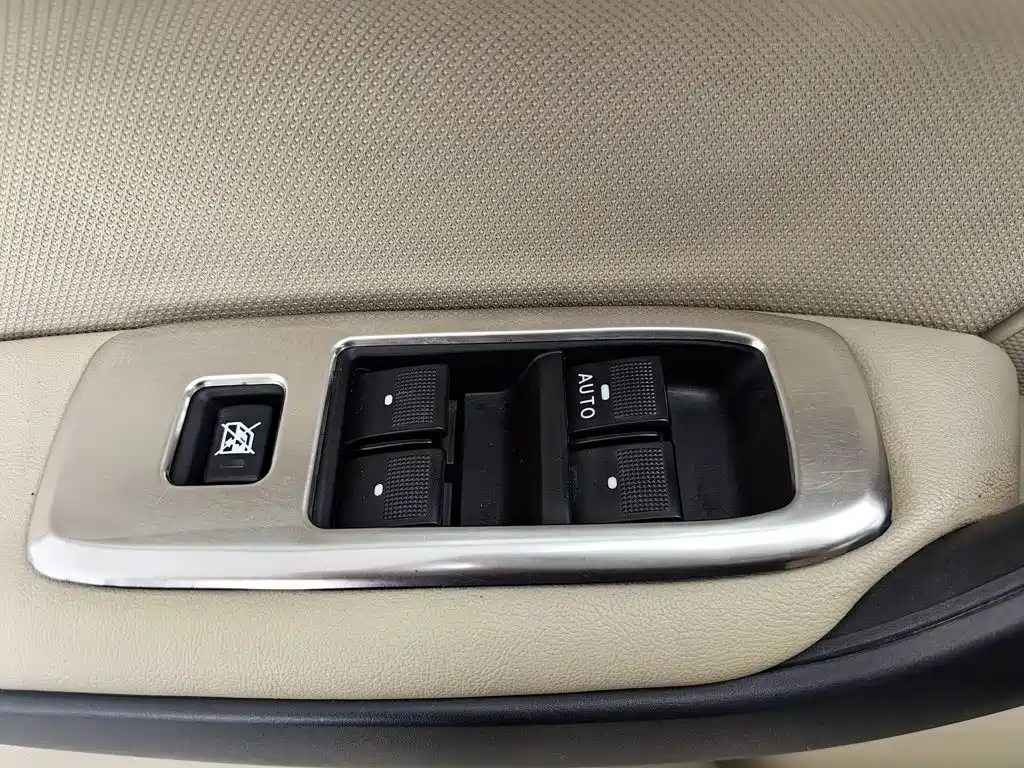 Ford Everest — миниатюра 9