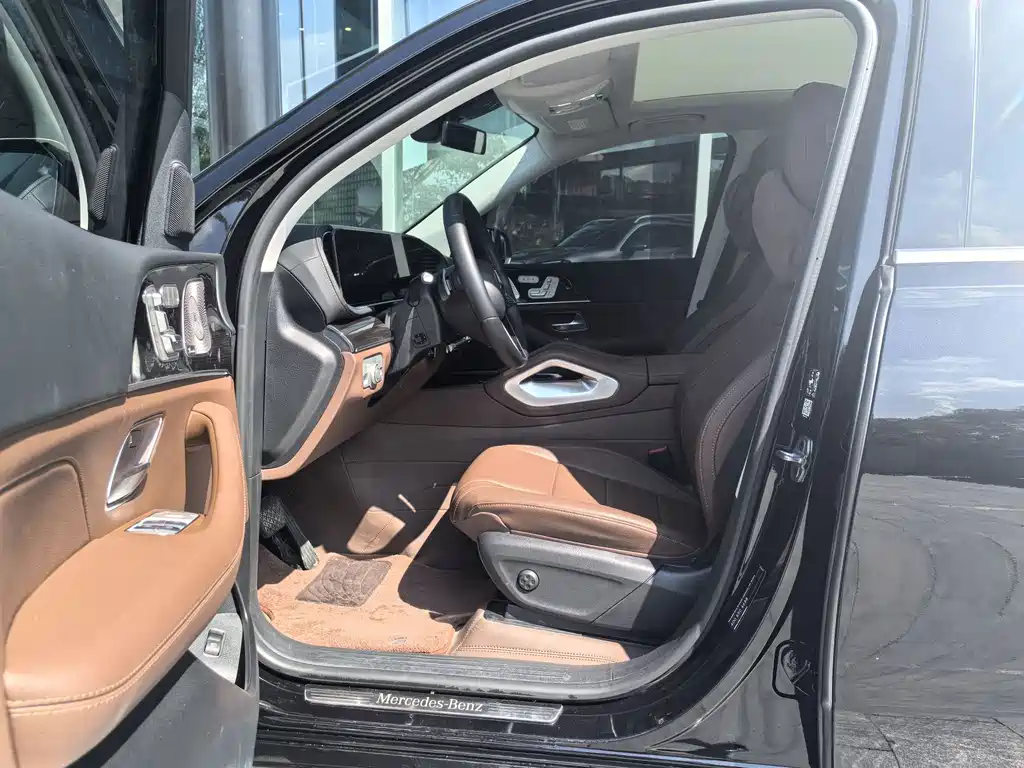Mercedes-Benz GLE (Import) — миниатюра 9