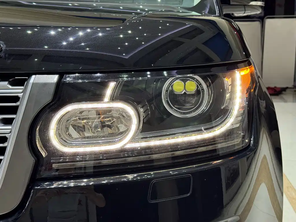 Land Rover Range Rover — миниатюра 10