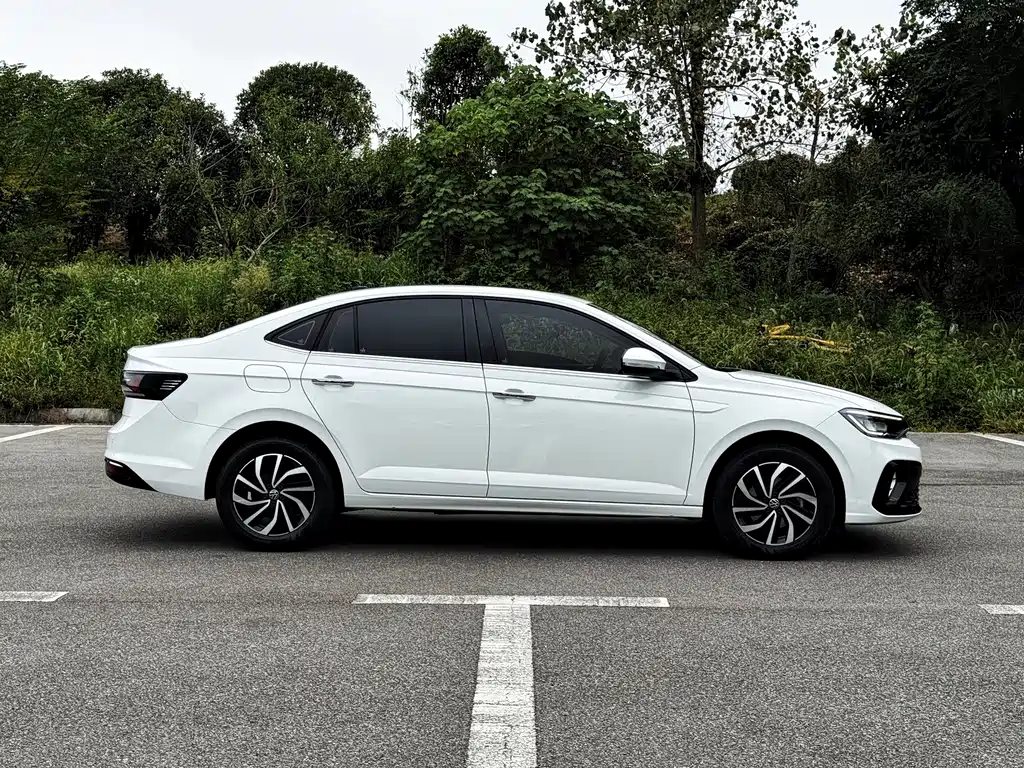 Volkswagen Lavida — миниатюра 4