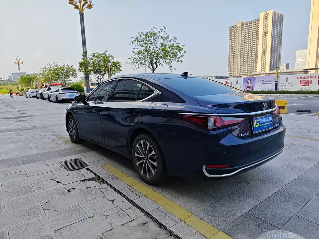 Lexus ES — миниатюра 5
