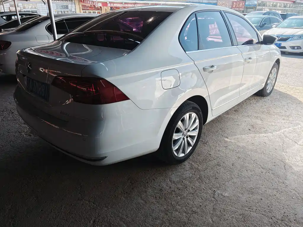 Volkswagen Bora — миниатюра 4