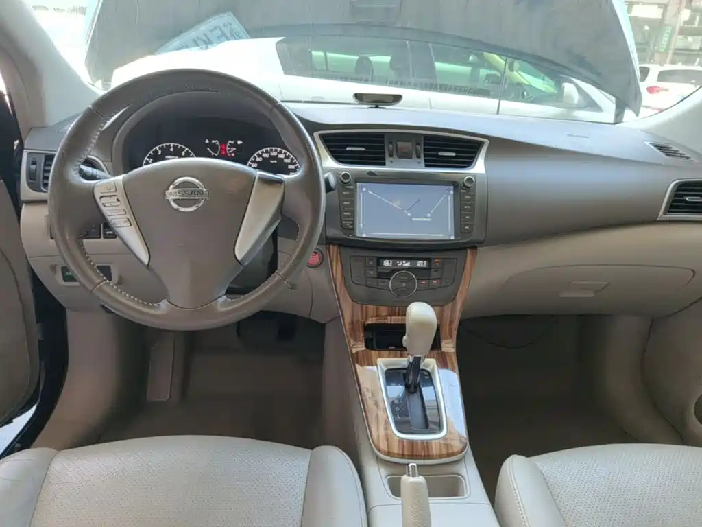 Nissan Sylphy 2014 1.6XV CVT Premium