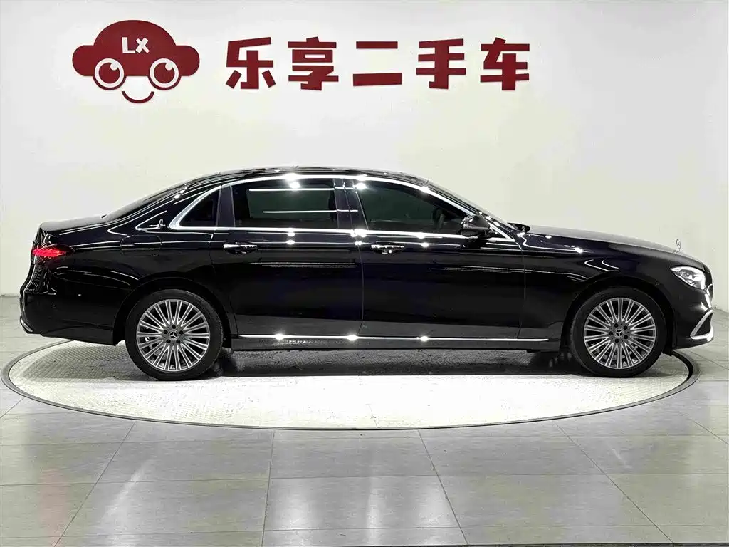 Mercedes-Benz E-Class — миниатюра 6