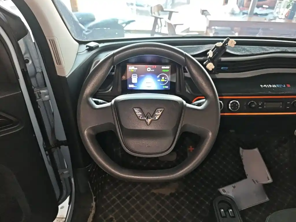 Wuling MINIEV — миниатюра 11