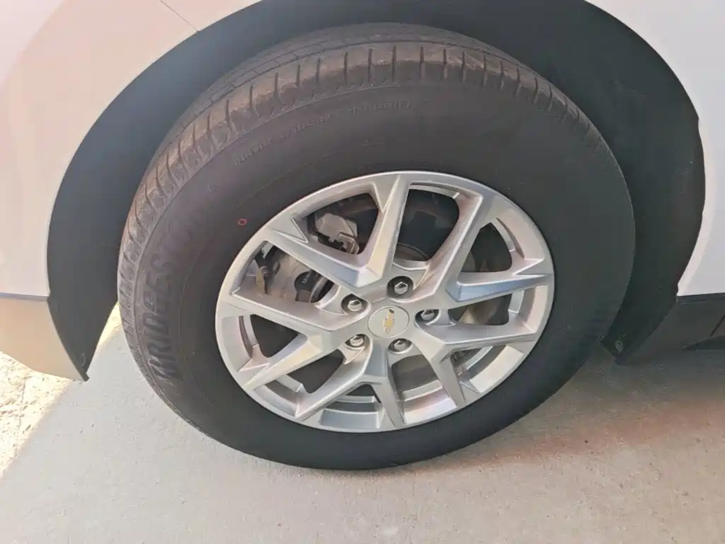 Chevrolet Equinox — миниатюра 23