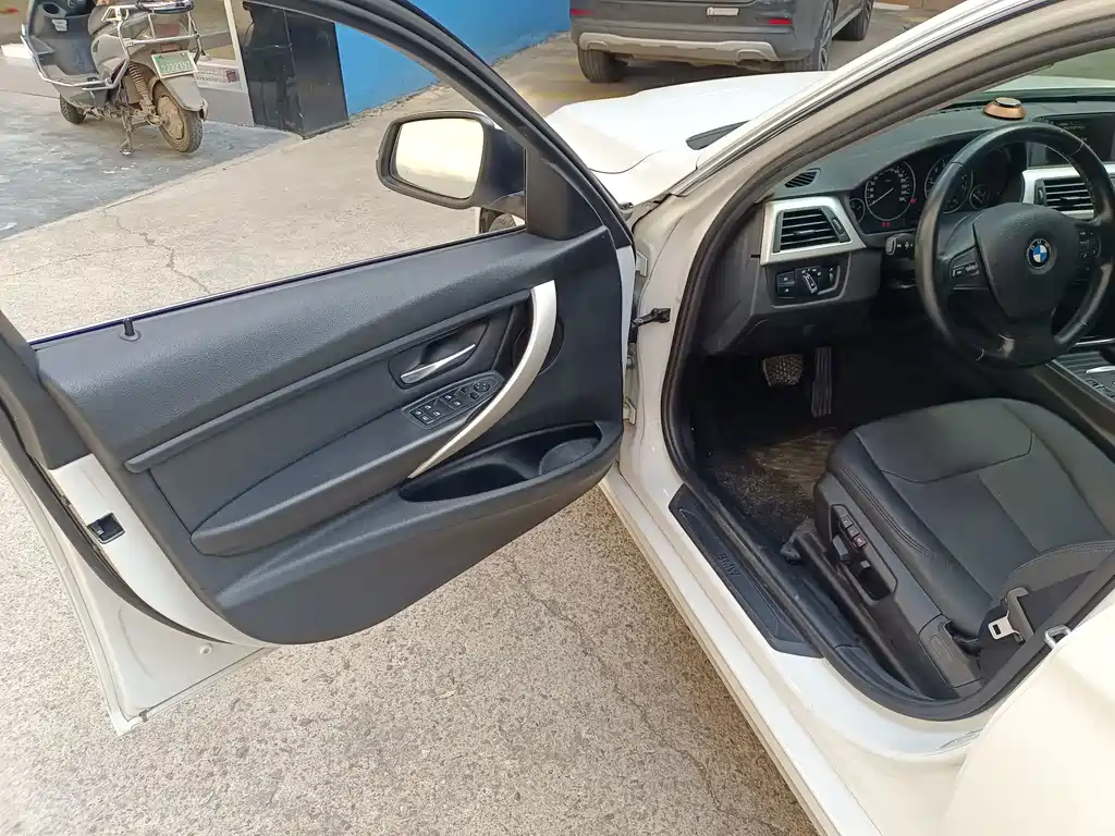 BMW 3 Series — миниатюра 12